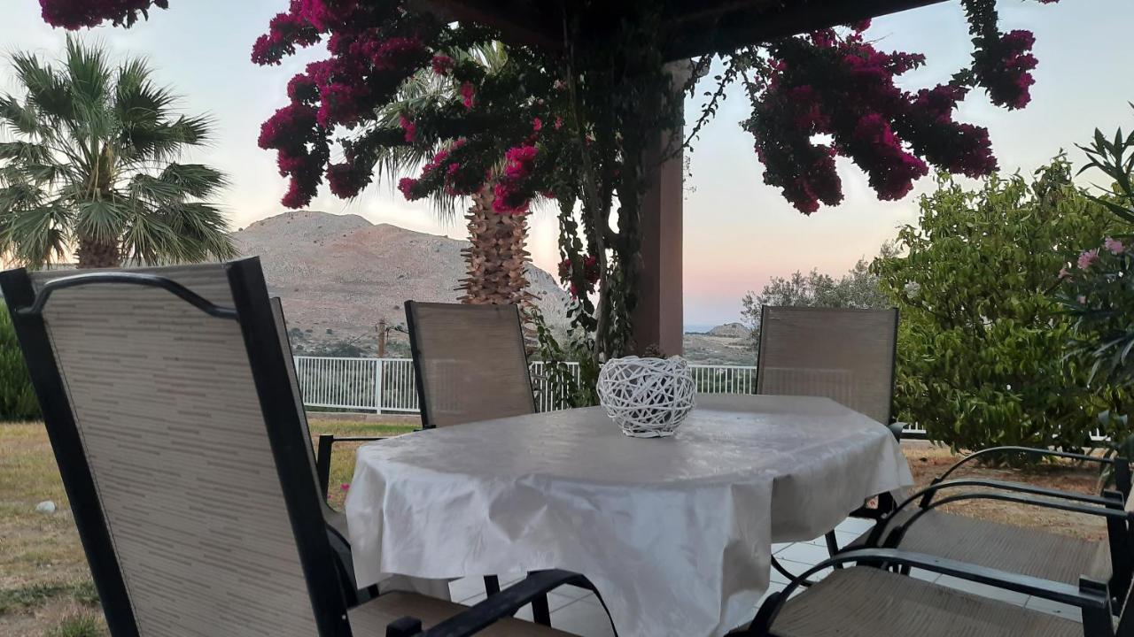 Villa Selene Архангелос Екстериор снимка