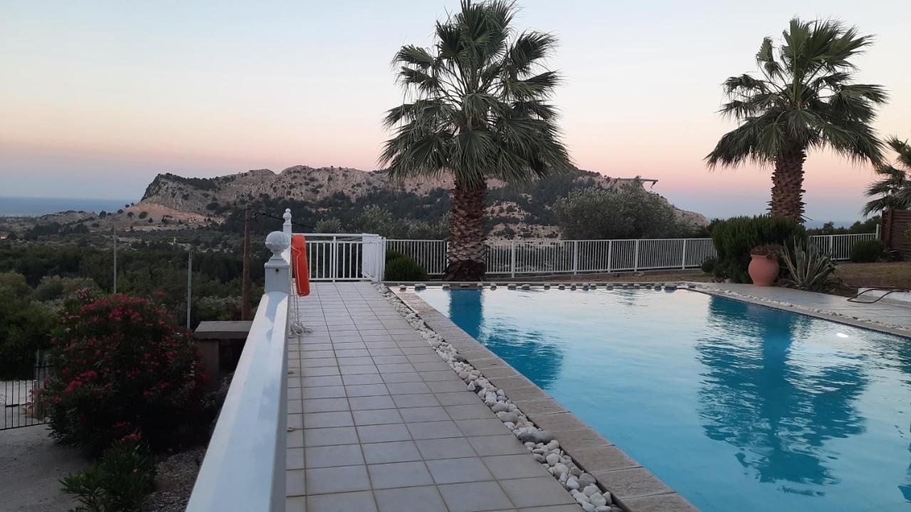 Villa Selene Архангелос Екстериор снимка